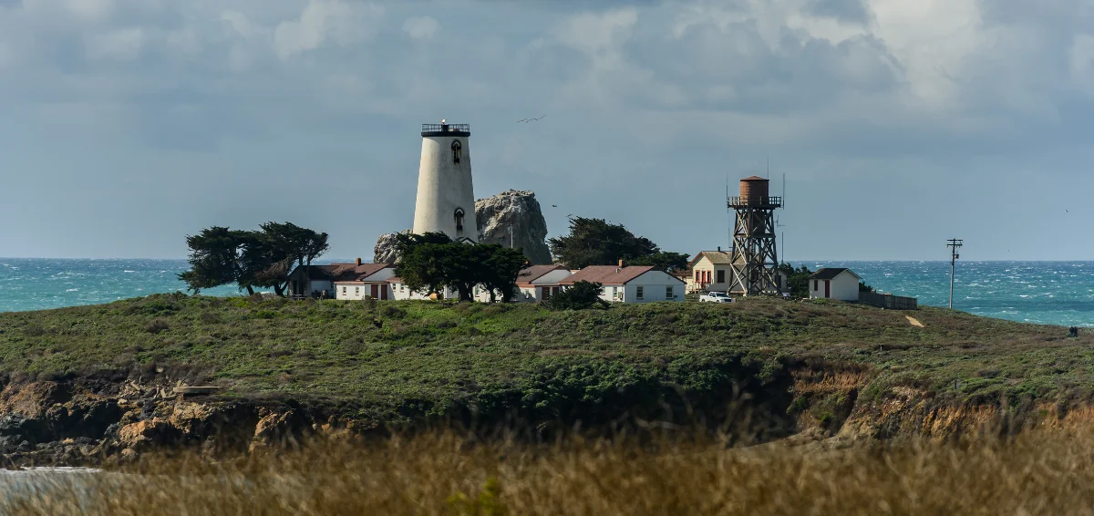 Take a Walking tour of Piedras Blancas Light Station