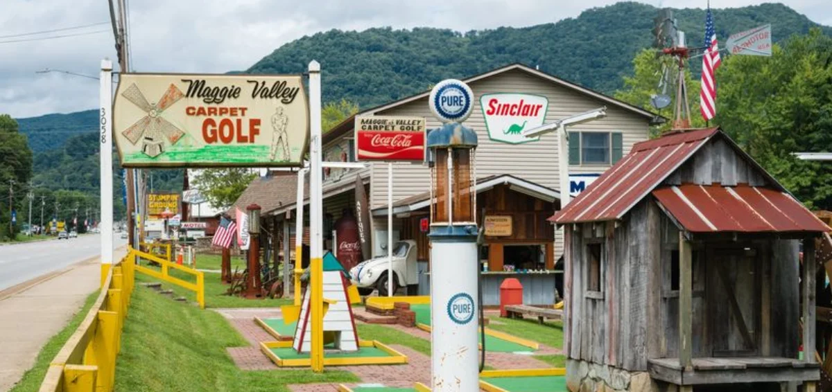 Play golf at Maggie Valley Carpet Golf