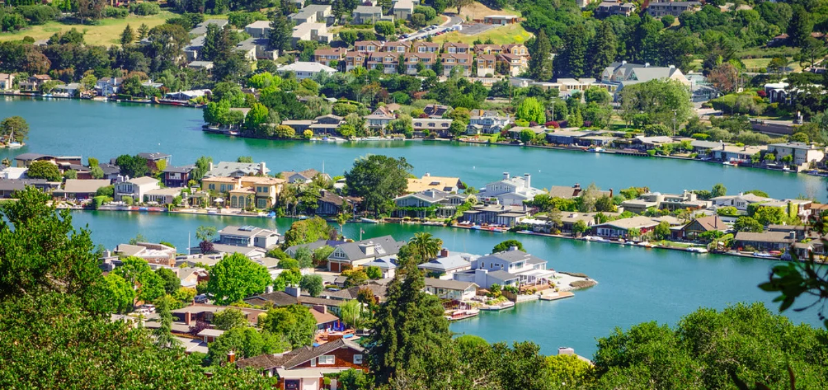 Tiburon: Serene Waterfront