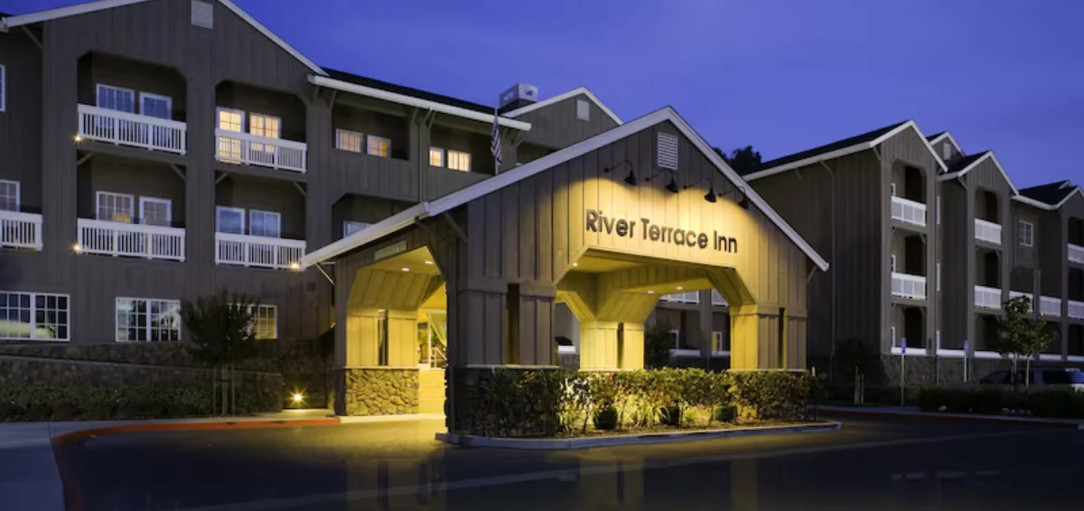 River Terrace Inn