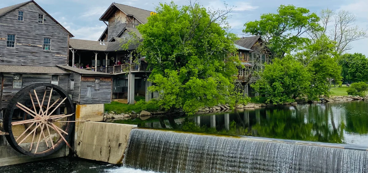 Visit the fun-loving town of Pigeon Forge