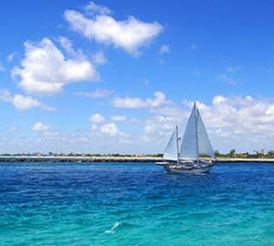 Fort Lauderdale Beach Attraction: Tropical Sailing